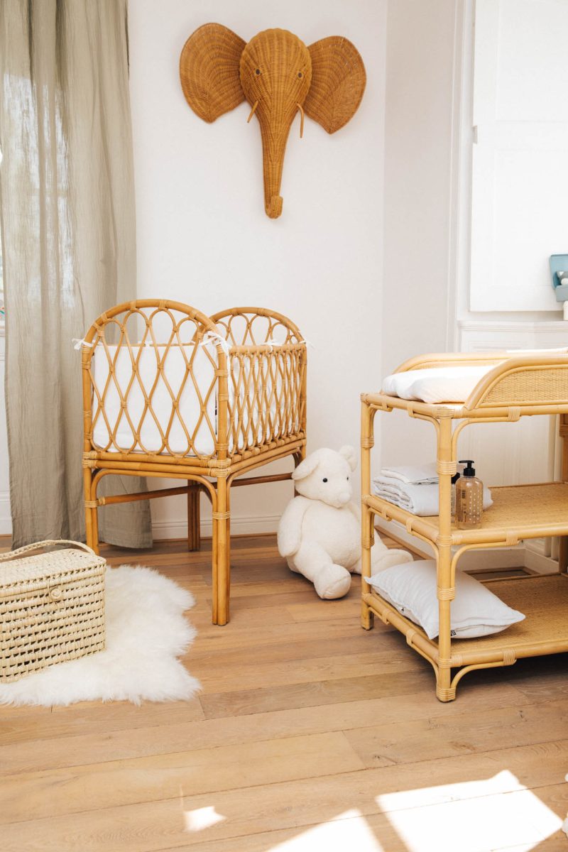 Bonton rideaux blanc lait chambre bébé