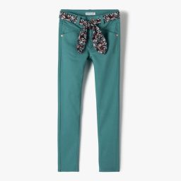  - Pantalon slim avec ceinture à nouer – 17,99 €