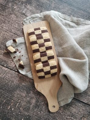 On <i>pâtisse</i> les biscuits damier de <i>Lemon Poppy</i> - Doolittle