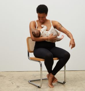 Une <i>grossesse</i> zen selon <i>Flawless yoga</i> - Doolittle