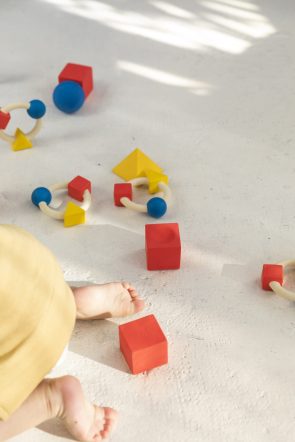 Les jouets <I>Oli&Carol</I> x Bauhaus Movement entre fun et <I>design</I> - Doolittle