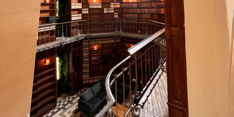 <i>Escalader</i> en famille dans une <i>chapelle</i> - Doolittle