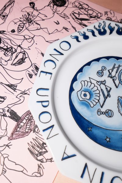 De la <i>vaisselle</i> déconseillée aux <i>adultes</i> - Doolittle