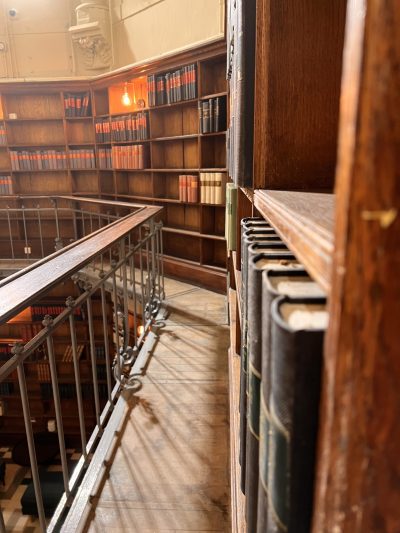 <i>Escalader</i> en famille dans une <i>chapelle</i> - Doolittle