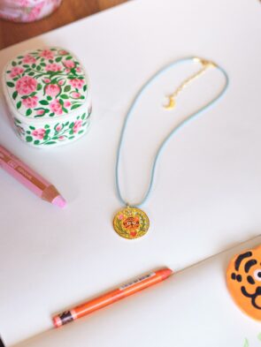 L&rsquo;amulette <i>protectrice</i> de Camille Gressier pour <i>Les Néréides</i> - Doolittle