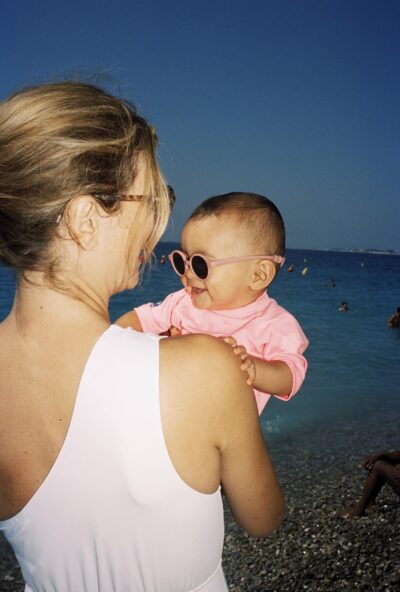 Les <i>lunettes</i> de l&rsquo;été by <i>Izipizi</i> - Doolittle