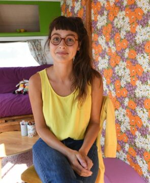 En Creuse, une <i>psychologue</i> consulte en <i>caravane</i> - Doolittle