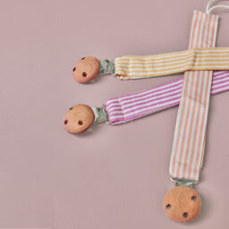  - ACCROCHE TÉTINE, 15€