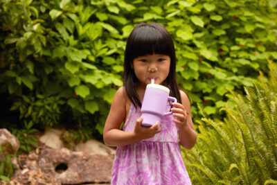 La tasse <i>Infantino</i>, l&rsquo;alliée hydratation des <i>tout-petits</i> - Doolittle