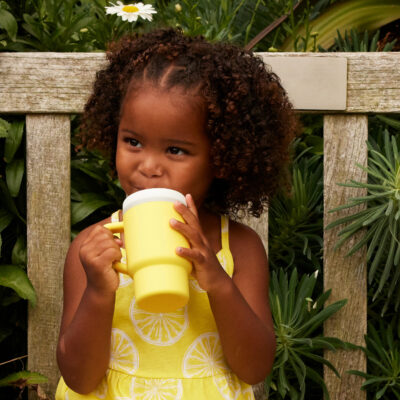 La tasse <i>Infantino</i>, l&rsquo;alliée hydratation des <i>tout-petits</i> - Doolittle