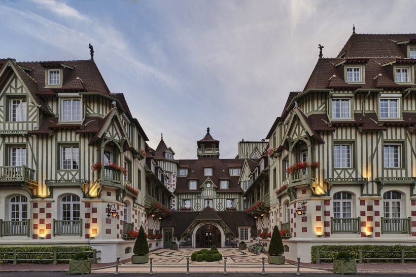 24h à l&rsquo;hôtel <i>Barrière Le Normandy</i>, une parenthèse enchantée et mythique en famille à <i>Deauville</i> - Doolittle
