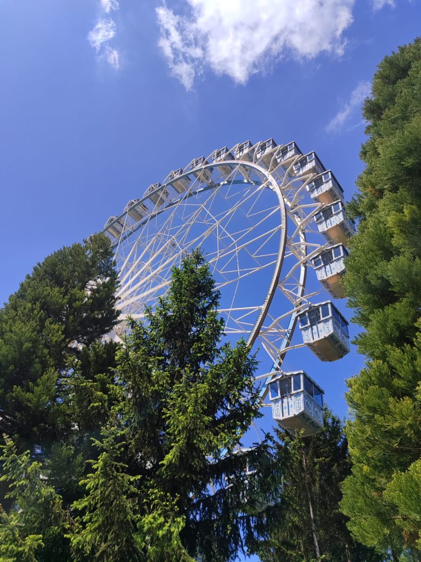 En mode <i>famille</i> nombreuse au parc <i>Nigloland</i> - Doolittle