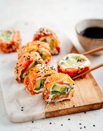 Chaud devant (mais frais dedans) : la recette des <i>Salmon Rolls</i> - Doolittle
