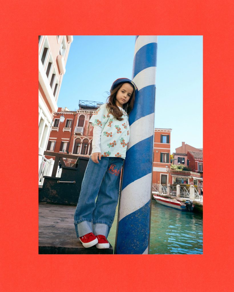 Laura : Chapeau, chemise et jean Bobo Choses, Chaussures Superga  - Doolittle