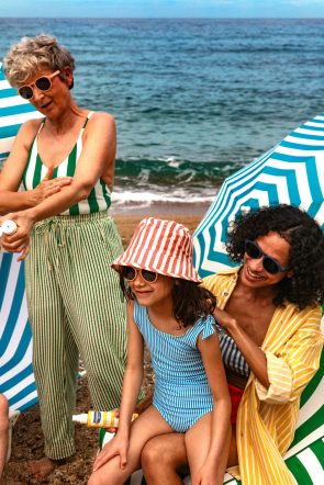 Protection <i>solaire</i> : pourquoi les <i>parents</i> sont-ils des super-héros pour leurs kids… et se négligent <i>eux-mêmes</i> ? - Doolittle