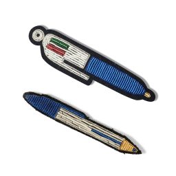 Macon & Lesquoy  - Duo de Stylos BIC®, broches brodées à la main, 53 €