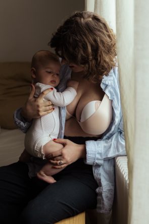 On a testé… <i>Perifit Pump</i>, le tire-lait sans fil qui libère (un peu) le <i>post-partum</i> - Doolittle
