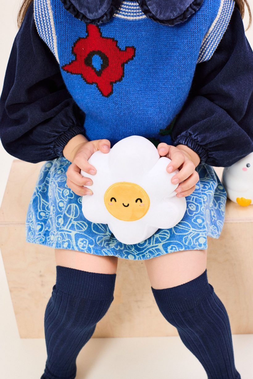 Junon : pull sans manches, chemise & jupe BOBO CHOSES mi-bas DORÉ DORÉ et peluche Daisy LEGAMI  - Doolittle