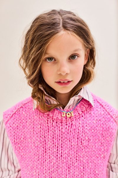 Rose : chemise pull sans manches, collier LA MÔME BIJOU - Doolittle