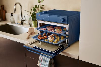 L’art de simplifier (encore plus) la cuisine avec le nouveau <i>Wonder Oven Pro</i> d’Our Place - Doolittle