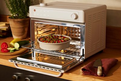 L’art de simplifier (encore plus) la cuisine avec le nouveau <i>Wonder Oven Pro</i> d’Our Place - Doolittle